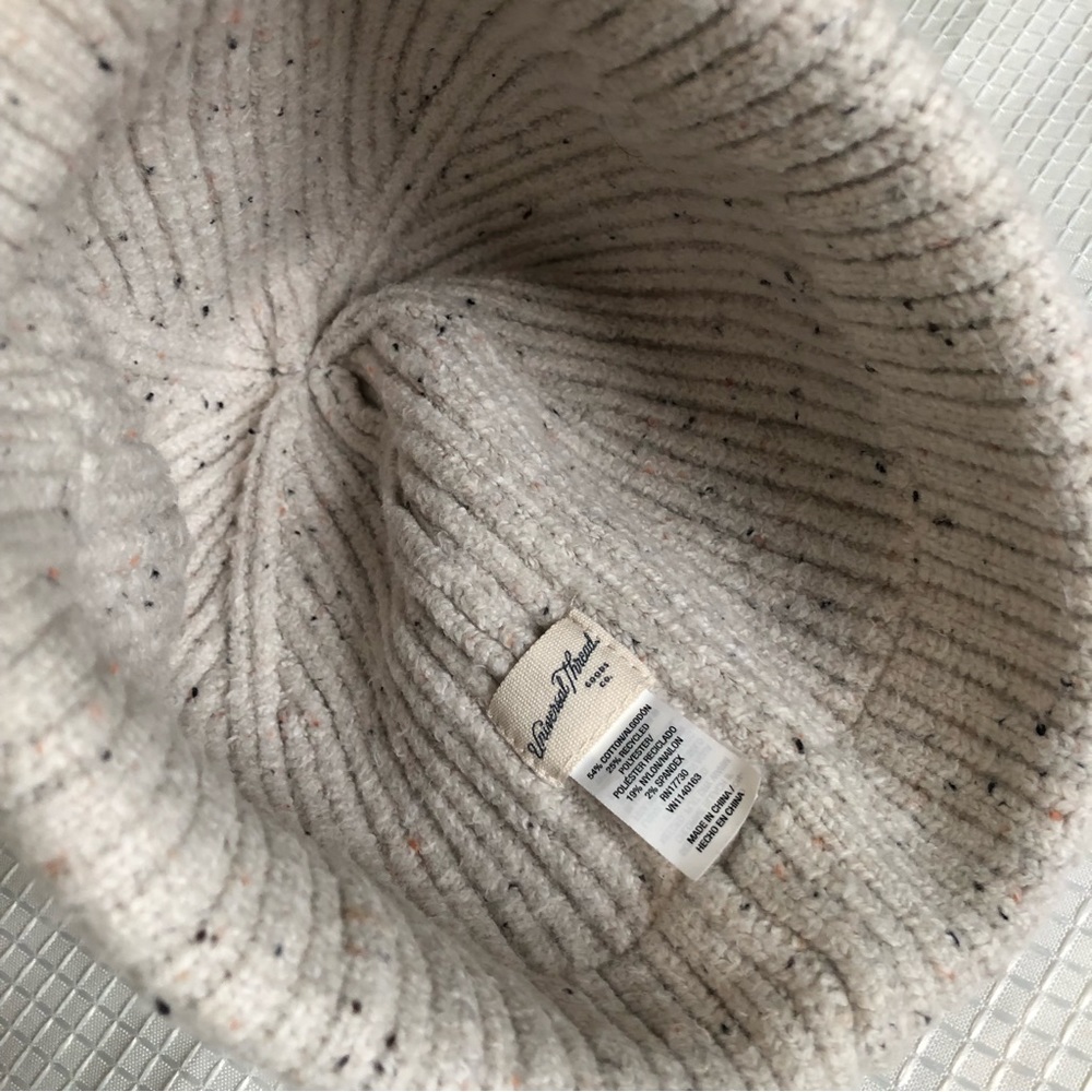 Universal thread OS cable knit beanie - Picture 5 of 5